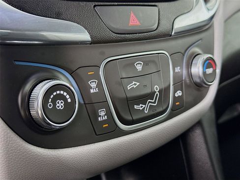 Used 2020 Chevrolet Equinox LS w/ LS Convenience Package image 16