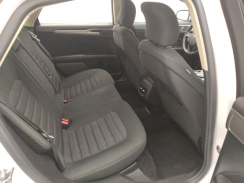 Used 2019 Ford Fusion SE image 19