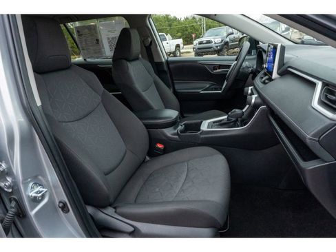 Used 2024 Toyota RAV4 XLE image 16