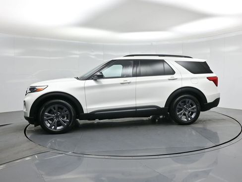 Certified 2023 Ford Explorer XLT w/ Equipment Group 202A image 31