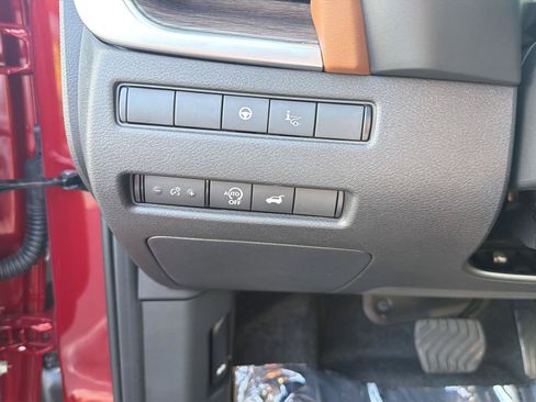 Used 2026 Nissan Rogue Platinum w/ Platinum Premium Package AWD/4WD image 19
