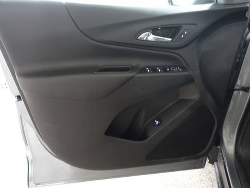 Used 2024 Chevrolet Equinox LT FWD image 9