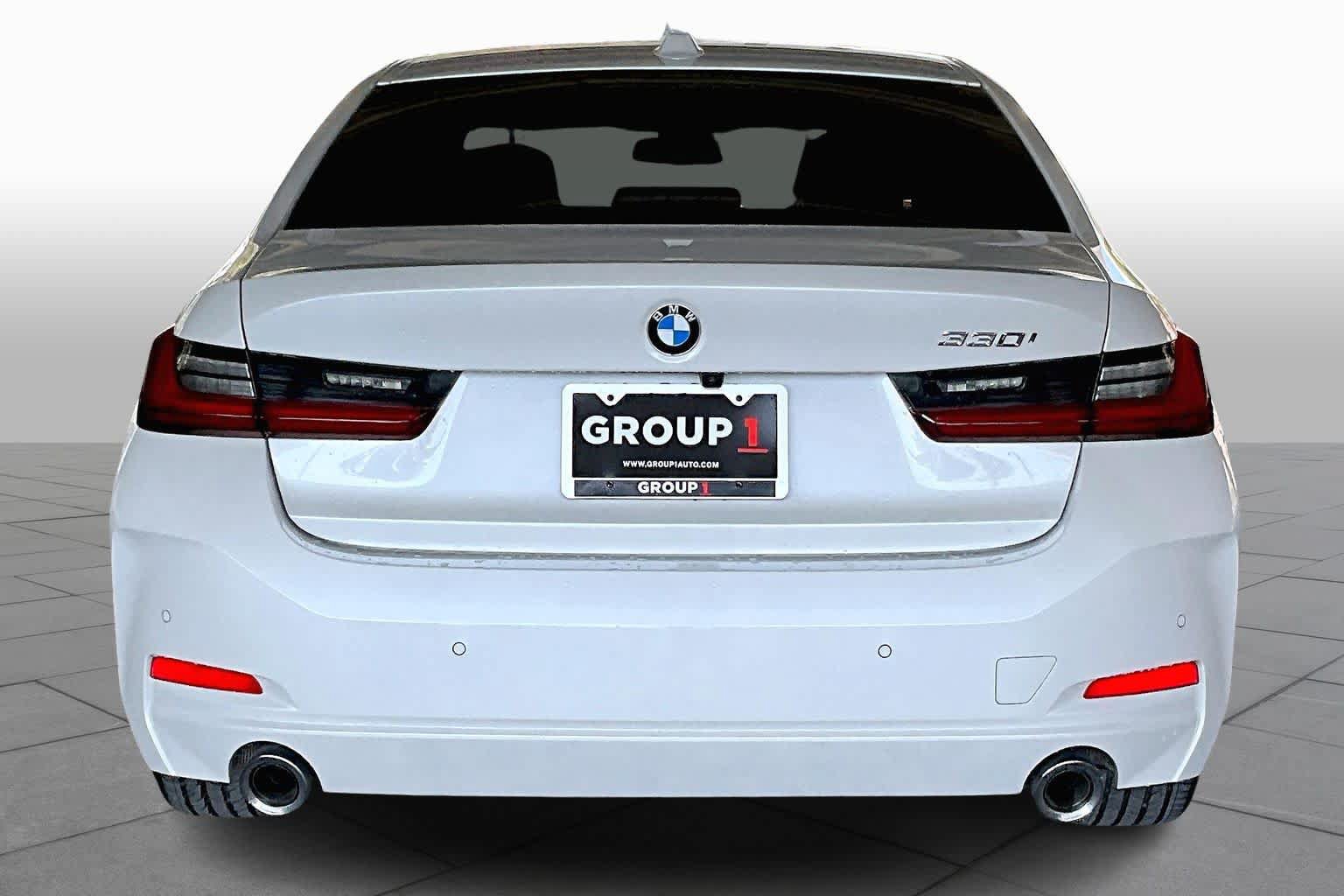 Used 2025 BMW 330i Sedan w/ Premium Package RWD image 4