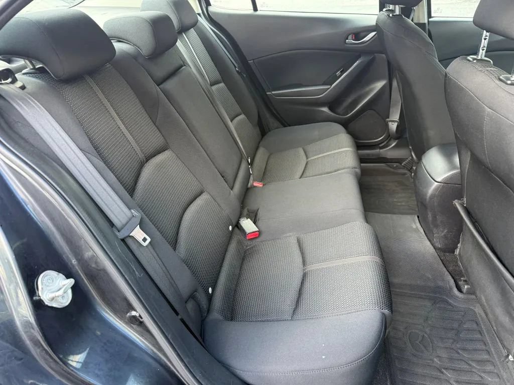Used 2018 MAZDA MAZDA3 Grand Touring FWD image 16