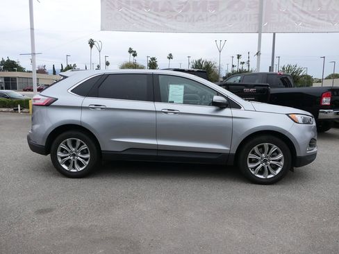 Used 2024 Ford Edge Titanium image 3
