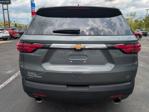 Used 2023 Chevrolet Traverse LT w/ LT Premium Package FWD image 4