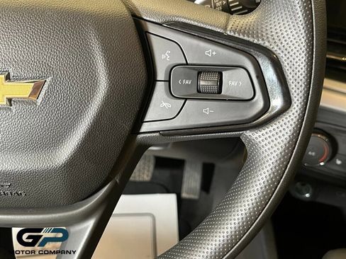 Used 2024 Chevrolet Trax LS w/ LS Convenience Package image 12