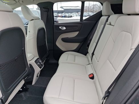 New 2026 Volvo XC40 B5 Plus w/ Climate Package image 5