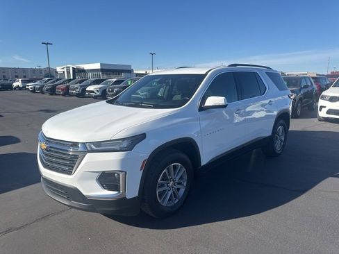 Used 2022 Chevrolet Traverse LT image 9