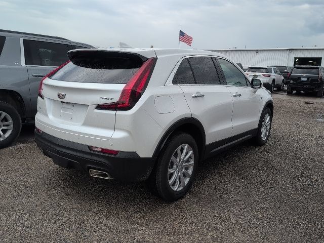 Used 2023 Cadillac XT4 Luxury w/ Trailering Package AWD/4WD image 4