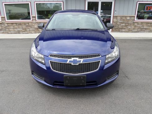 Used 2012 Chevrolet Cruze LS FWD image 2