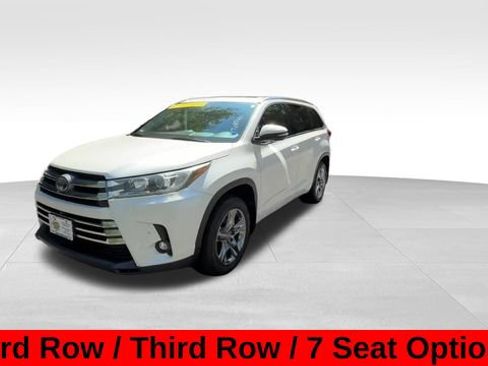 Used 2019 Toyota Highlander Limited Platinum AWD/4WD image 2