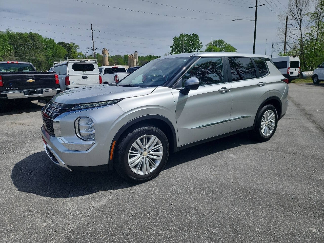 Used 2022 Mitsubishi Outlander ES FWD image 3