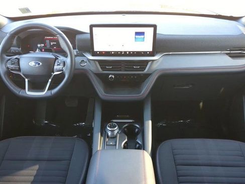 Used 2025 Ford Explorer ST-Line w/ ST-Line Street Pack image 15