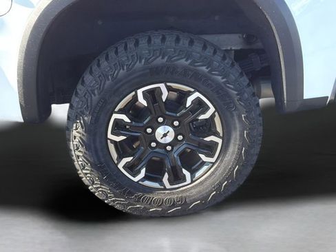 Used 2023 Chevrolet Silverado 1500 ZR2 image 14