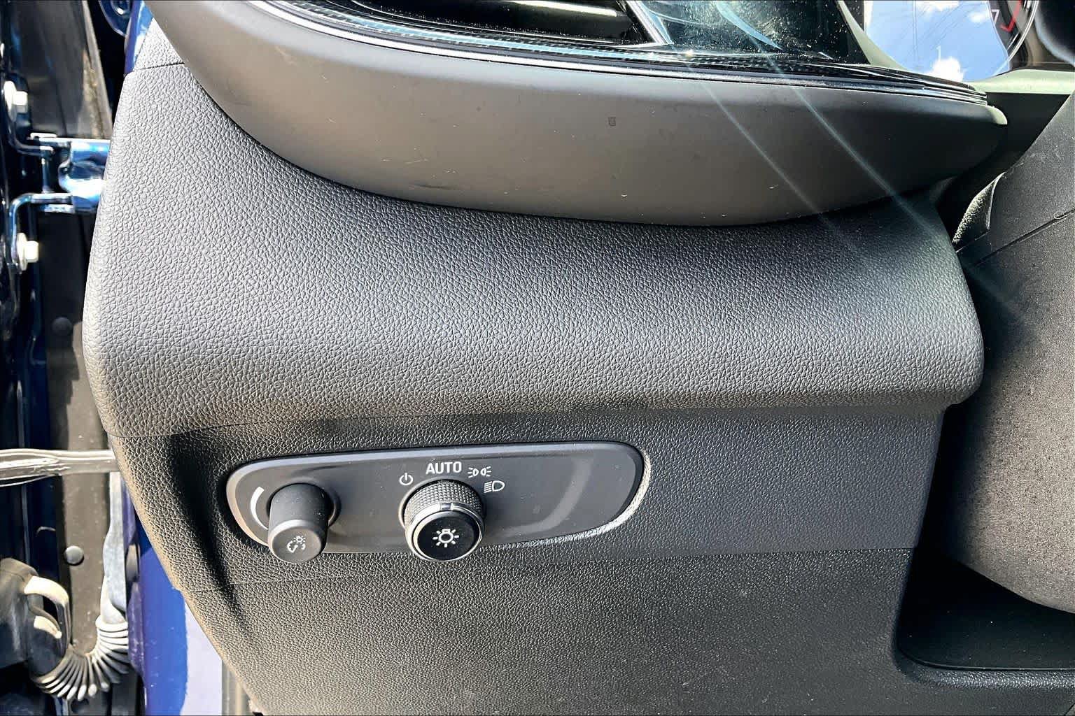 Certified 2023 Buick Envision Essence AWD/4WD image 36