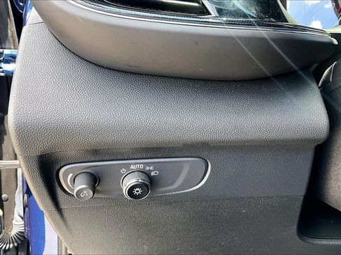 Used 2023 Buick Envision Essence AWD/4WD image 36