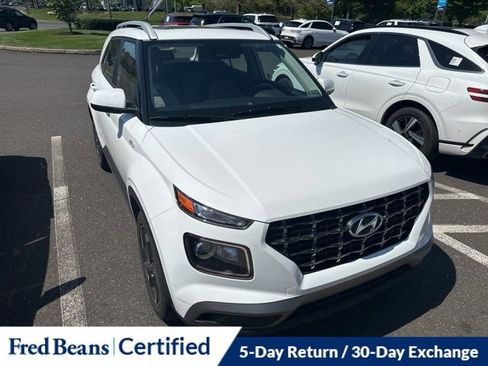 Certified 2026 Hyundai Venue SEL FWD image 14