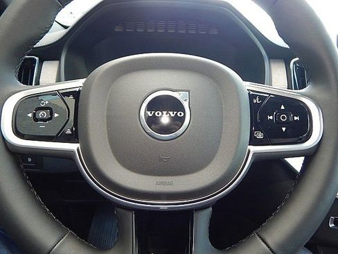 Used 2025 Volvo XC90 T8 Plus w/ Protection Package Premier image 22