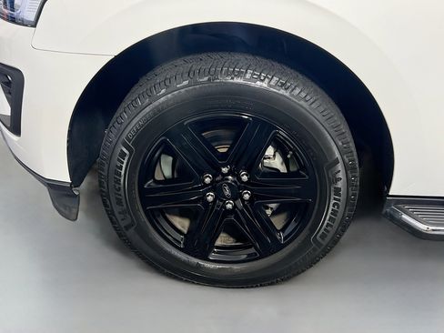 Used 2020 Ford Expedition Max XLT w/ Equipment Group 202A RWD image 13