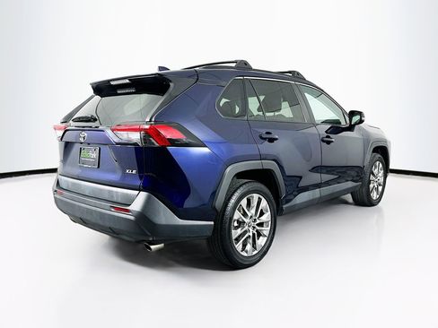 Used 2021 Toyota RAV4 XLE Premium image 9
