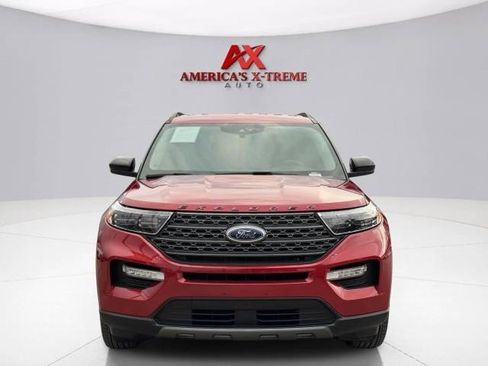 Used 2024 Ford Explorer XLT w/ Equipment Group 202A RWD image 9