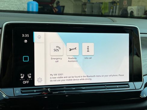 Used 2025 Volkswagen Atlas SE image 20