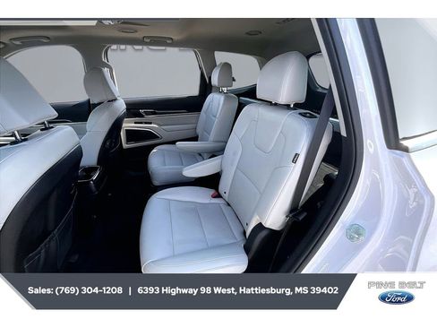 Used 2024 Kia Telluride S w/ S Sunroof Package FWD image 19