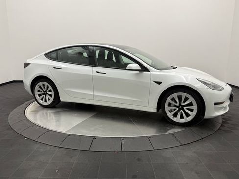 Used 2021 Tesla Model 3 Standard Range Plus image 8