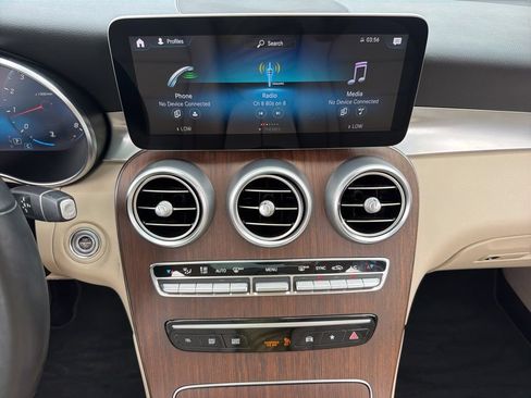 Used 2021 Mercedes-Benz GLC 300 4MATIC image 26