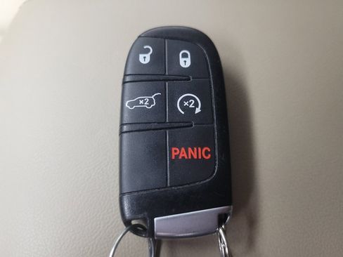 Used 2019 Jeep Grand Cherokee Limited image 32