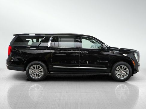 Used 2025 GMC Yukon XL Denali AWD/4WD image 7