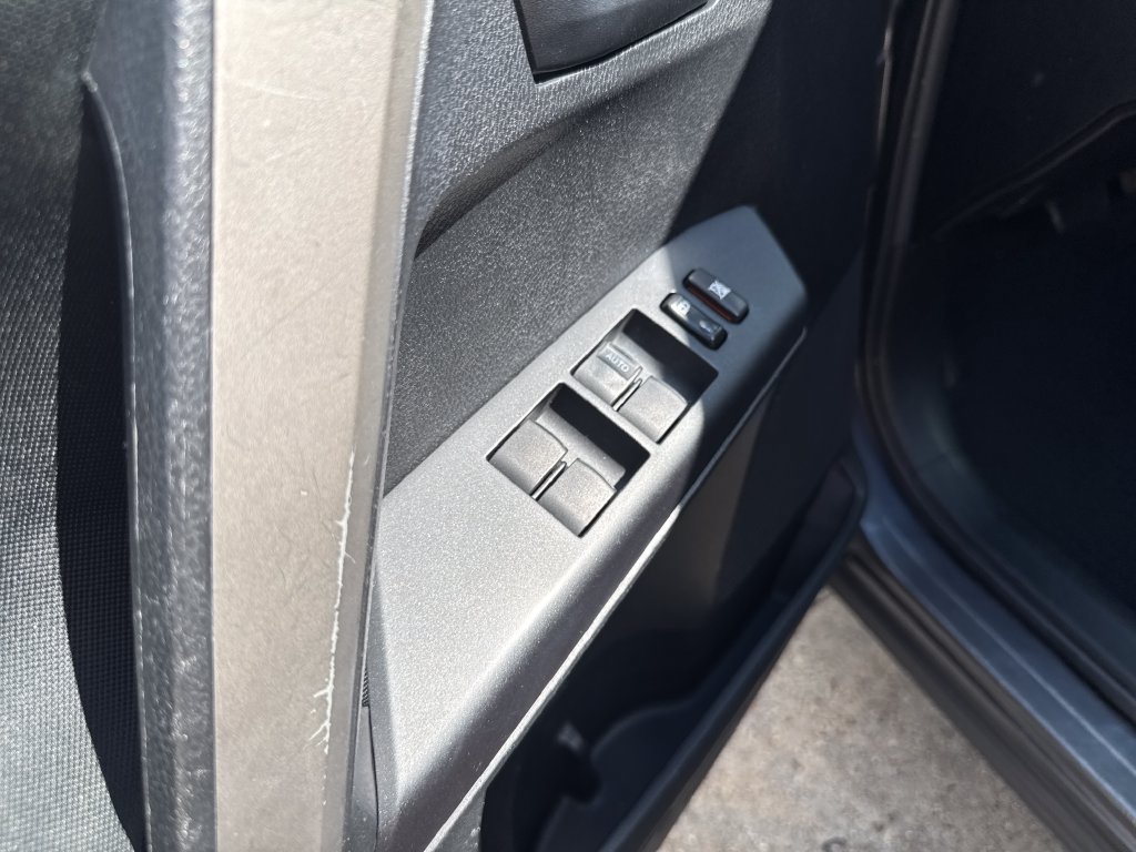 Used 2016 Toyota RAV4 LE FWD image 13