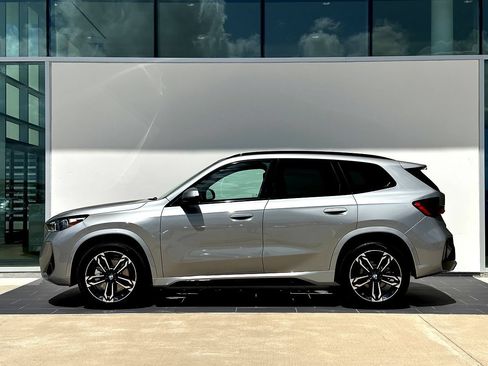 New 2026 BMW X1 xDrive28i w/ Technology Package AWD/4WD image 8