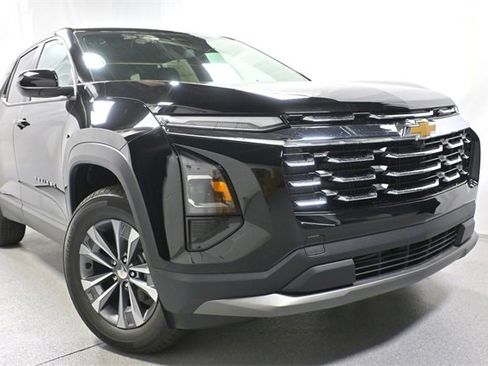 New 2026 Chevrolet Equinox LT w/ Convenience Package II image 2