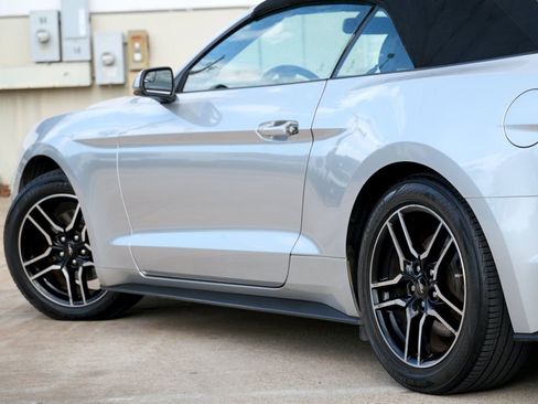 Used 2019 Ford Mustang Premium RWD image 32
