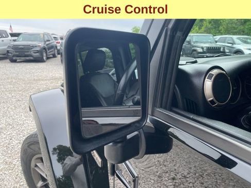 Used 2017 Jeep Wrangler Unlimited Sahara AWD/4WD image 7