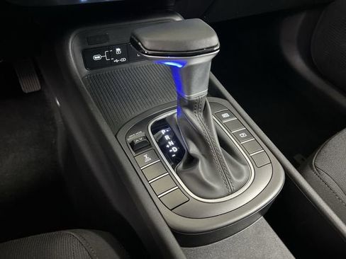 Used 2025 Hyundai Kona SEL image 15