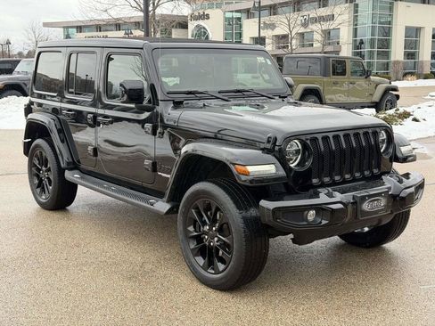 Used 2021 Jeep Wrangler Unlimited Sahara image 3