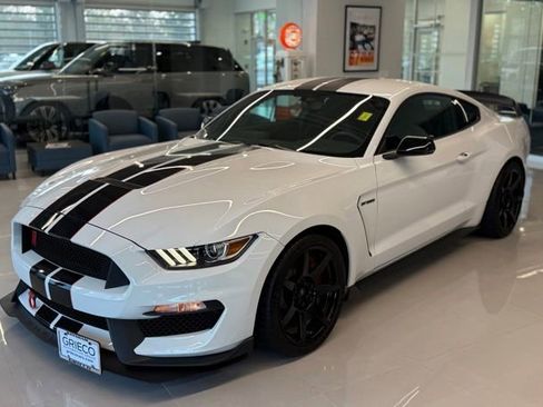 Used 2017 Ford Mustang Shelby GT350R w/ GT350R Equipment Group 920A RWD image 11