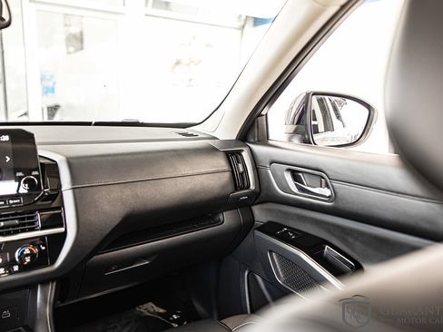 Used 2022 Nissan Pathfinder SL w/ SL Premium Package AWD/4WD image 40