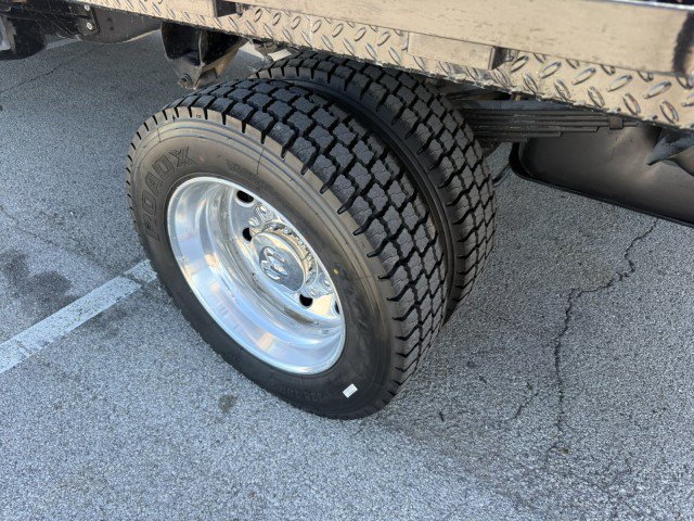 Used 2022 RAM 5500 Tradesman w/ Chrome Appearance Group AWD/4WD image 6