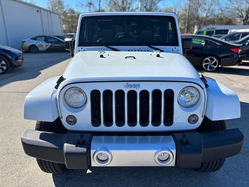 Used 2014 Jeep Wrangler Unlimited Sahara w/ Max Tow Package image 8