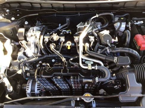 Used 2024 Nissan Altima 2.5 SV image 31