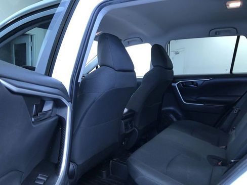 Used 2019 Toyota RAV4 LE w/ Carpet Mat Package AWD/4WD image 20