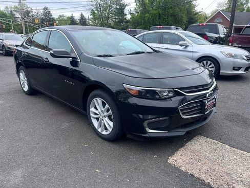 Used 2017 Chevrolet Malibu LT FWD image 7