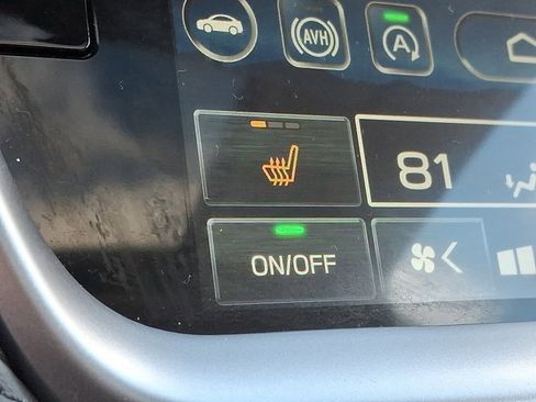 Certified 2025 Subaru Outback Premium image 23