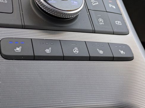 Used 2023 Hyundai Palisade Calligraphy image 31