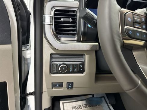 Used 2026 Ford F450 Platinum AWD/4WD image 18