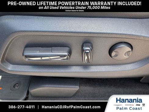 Used 2023 Honda Pilot TrailSport image 18